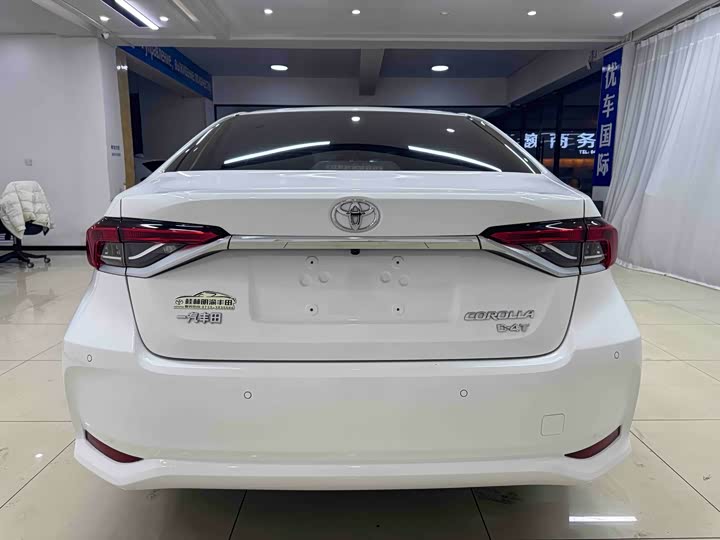 Фото 5 - Toyota Corolla