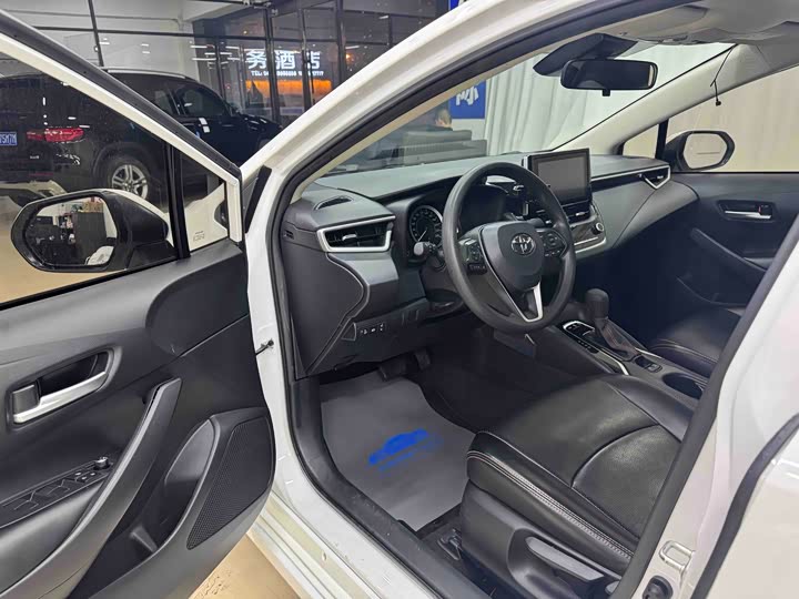 Фото 7 - Toyota Corolla