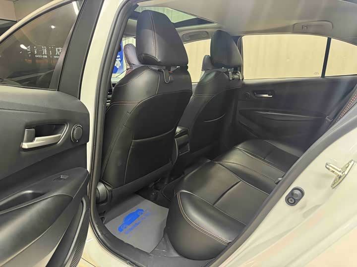 Фото 8 - Toyota Corolla