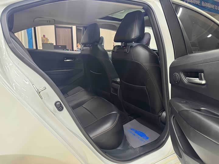 Фото 9 - Toyota Corolla