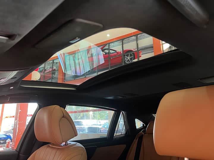 Фото 11 - Lexus LS