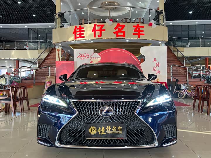Фото 2 - Lexus LS