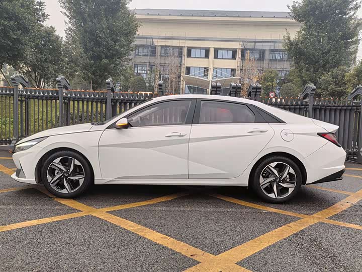 Фото 4 - Hyundai Elantra N line