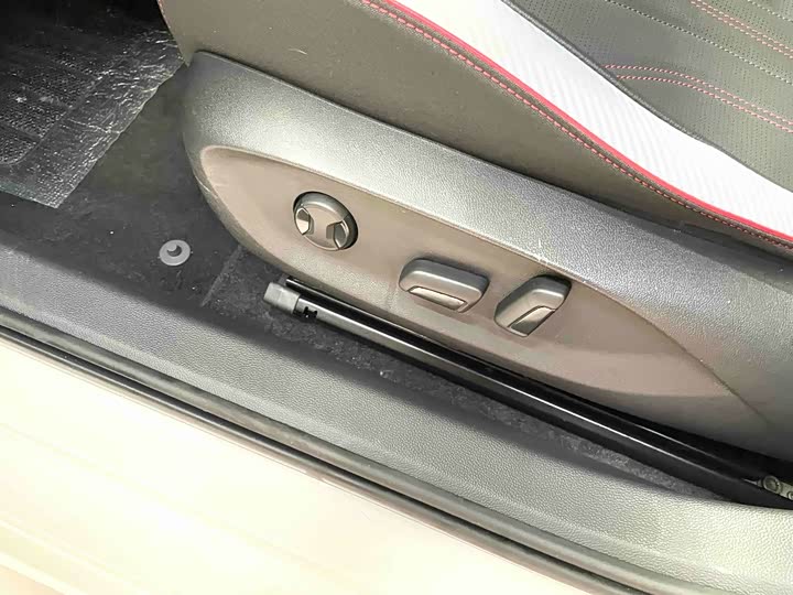 Фото 8 - Volkswagen Lamando L