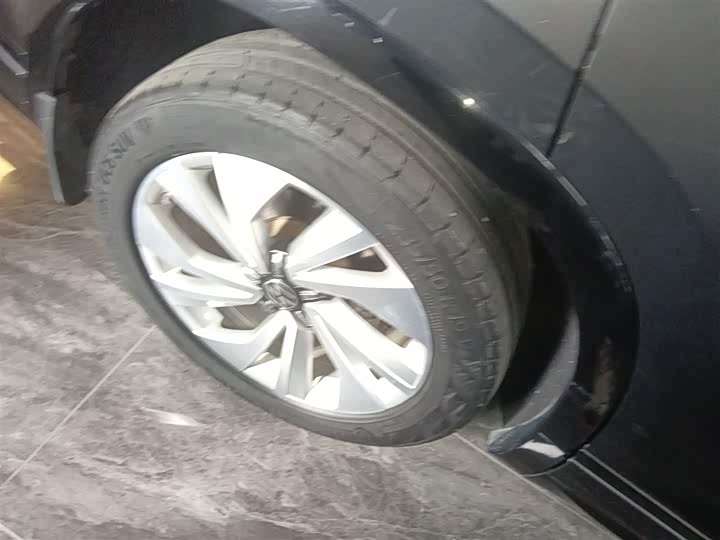 Фото 26 - Volkswagen Tayron X