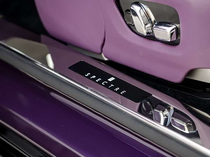 Фото 11 - Rolls-Royce Spectre