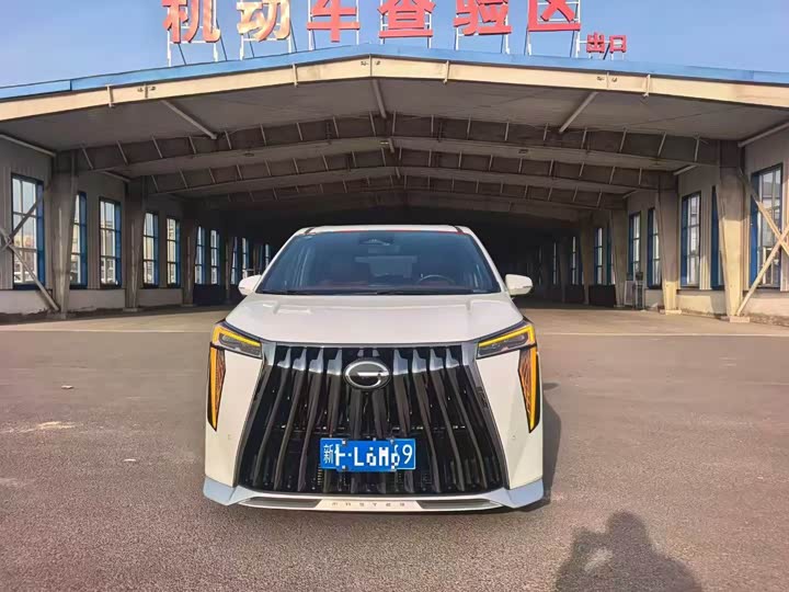 Фото 2 - GAC Trumpchi M8