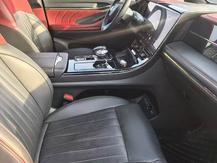 Фото 4 - GAC Trumpchi M8