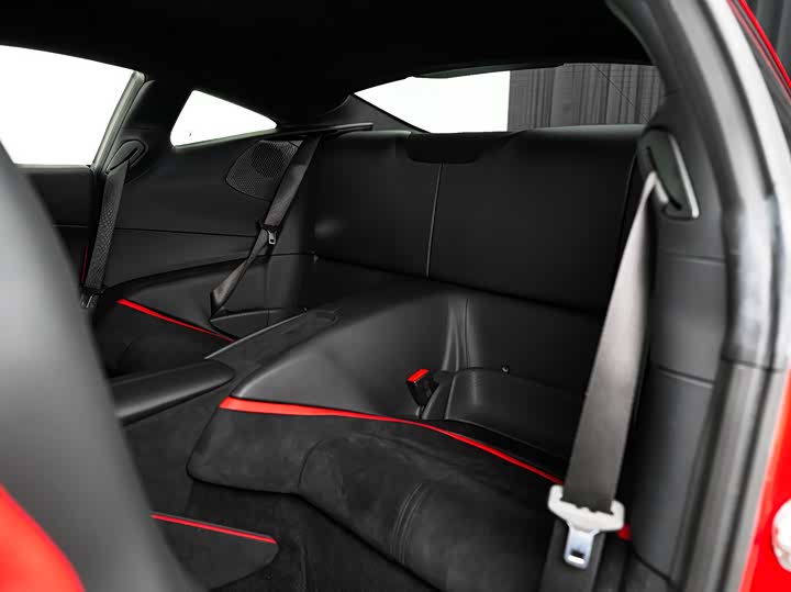 Фото 14 - Ferrari Roma