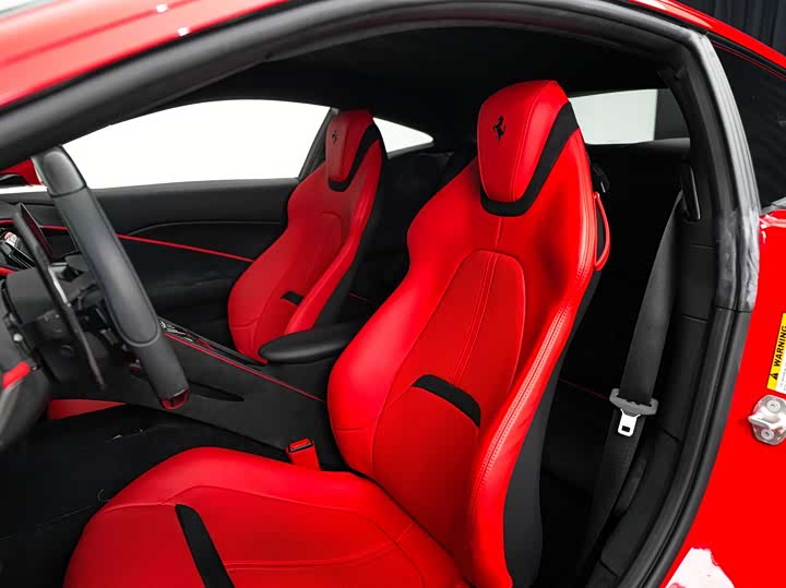 Фото 16 - Ferrari Roma