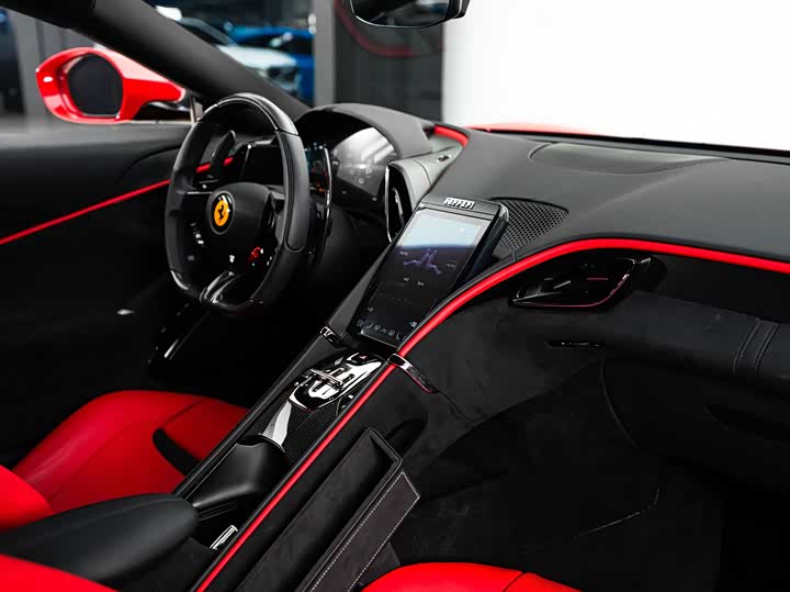 Фото 18 - Ferrari Roma