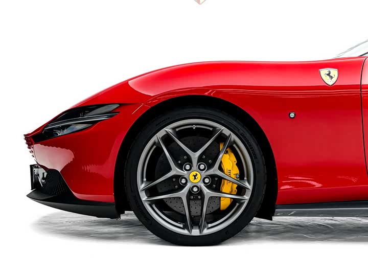 Фото 9 - Ferrari Roma