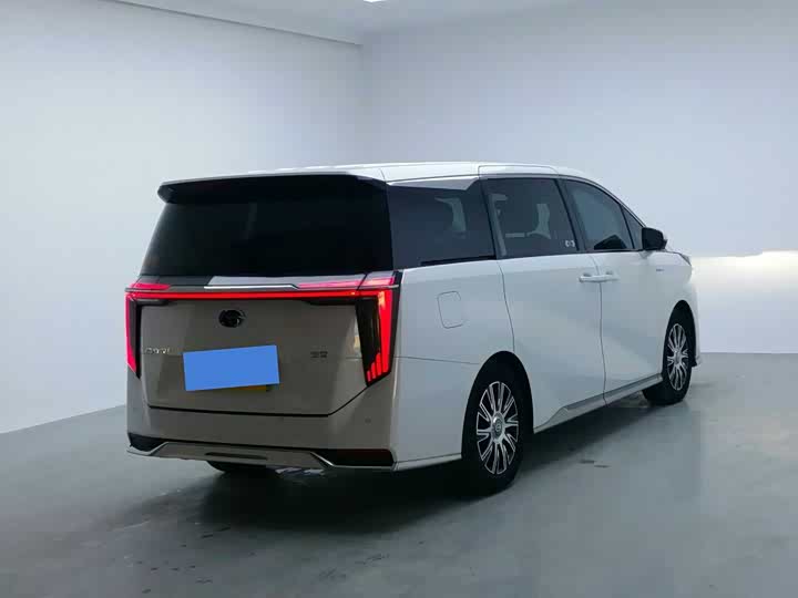 Фото 16 - GAC Trumpchi E9