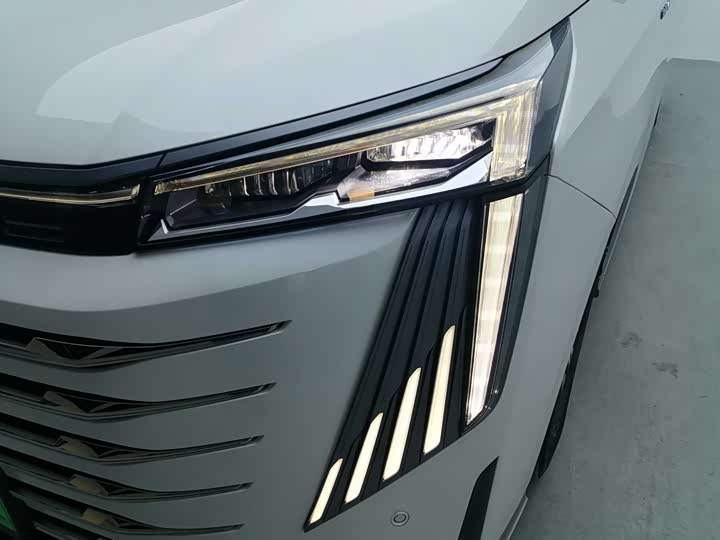 Фото 18 - GAC Trumpchi E9