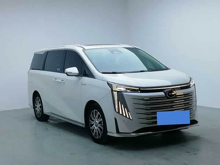 Фото 2 - GAC Trumpchi E9