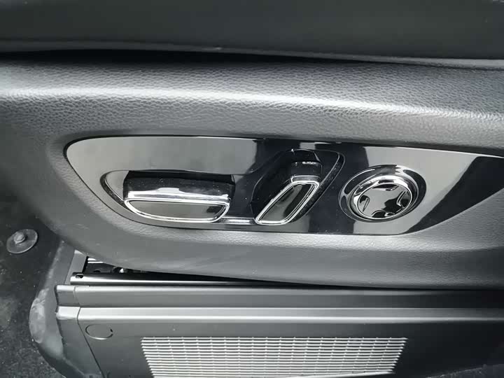 Фото 6 - GAC Trumpchi E9