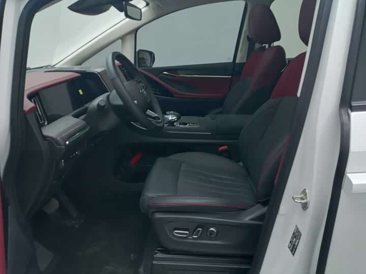 Фото 9 - GAC Trumpchi E9