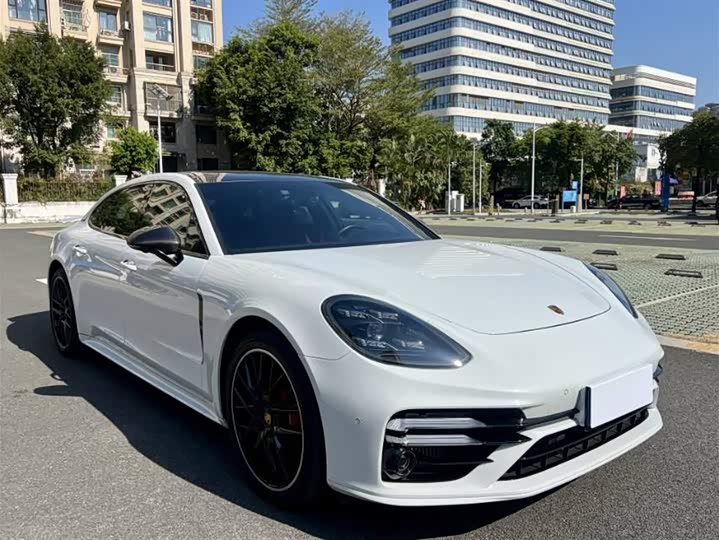 Фото 3 - Porsche Panamera