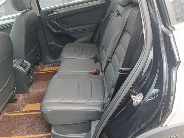 Фото 17 - Volkswagen Tiguan L Pro