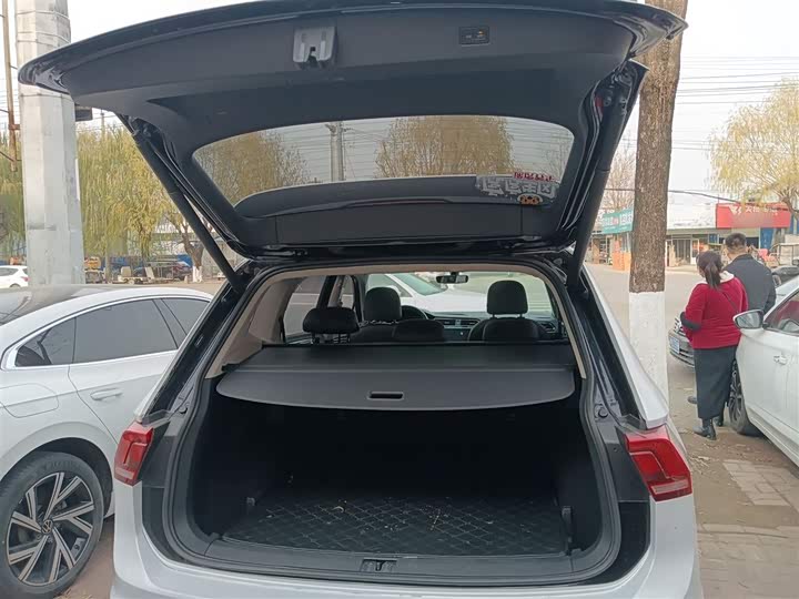 Фото 19 - Volkswagen Tiguan L Pro