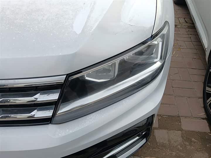 Фото 24 - Volkswagen Tiguan L Pro