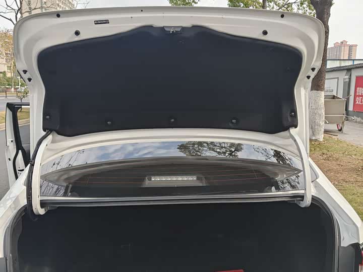 Фото 11 - Toyota Corolla