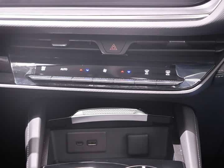 Фото 22 - Buick Envision S