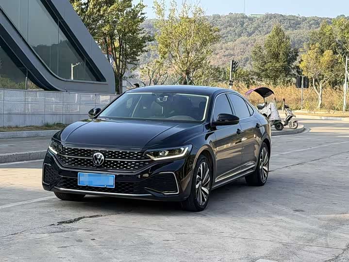 Фото 1 - Volkswagen Passat