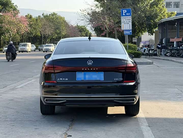 Фото 11 - Volkswagen Passat