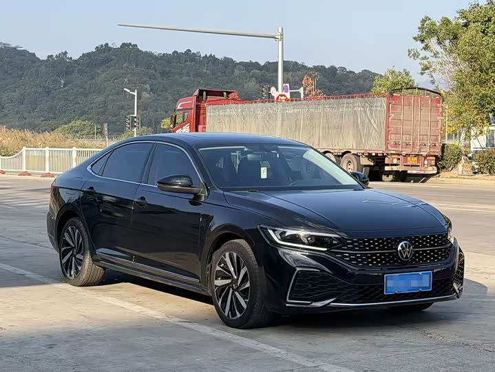 Фото 3 - Volkswagen Passat