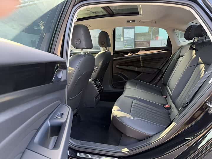 Фото 6 - Volkswagen Passat