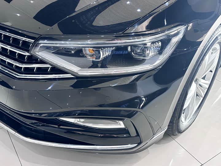 Фото 3 - Volkswagen Magotan