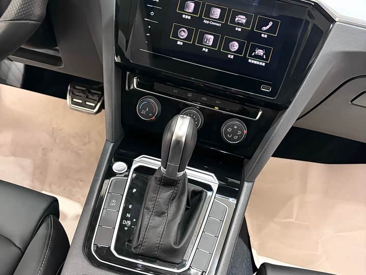 Фото 5 - Volkswagen Magotan