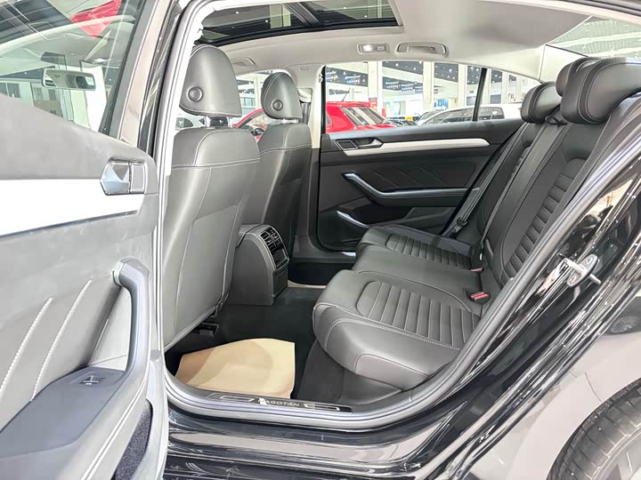 Фото 6 - Volkswagen Magotan