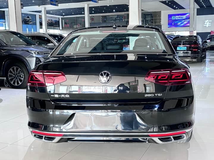 Фото 8 - Volkswagen Magotan