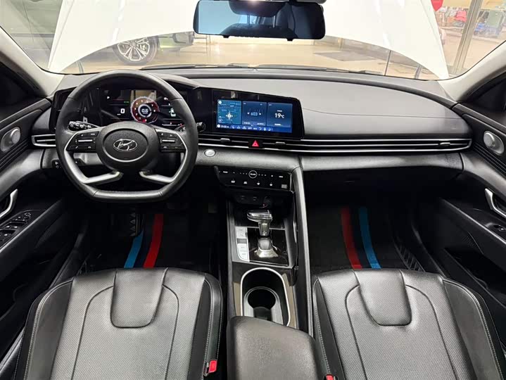 Фото 20 - Hyundai Elantra N line