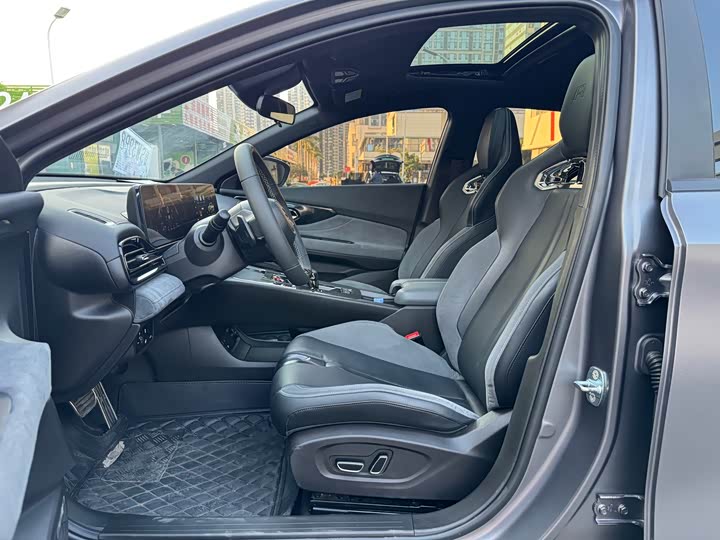 Фото 15 - GAC Trumpchi Empow R