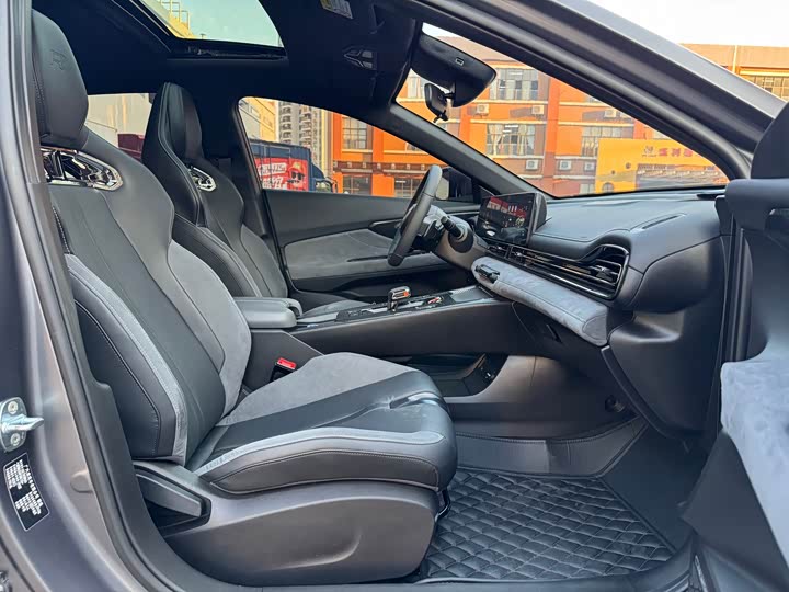 Фото 18 - GAC Trumpchi Empow R