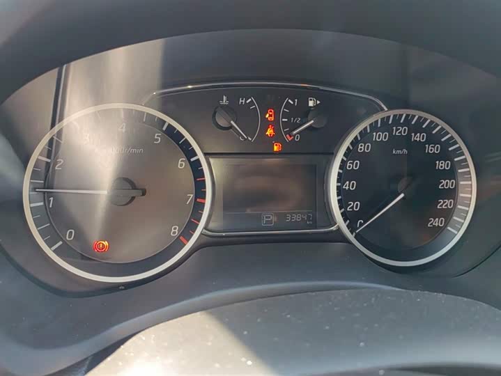 Фото 14 - Nissan Sylphy