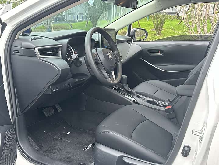 Фото 4 - Toyota Corolla