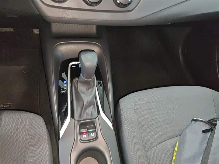 Фото 14 - Toyota Corolla