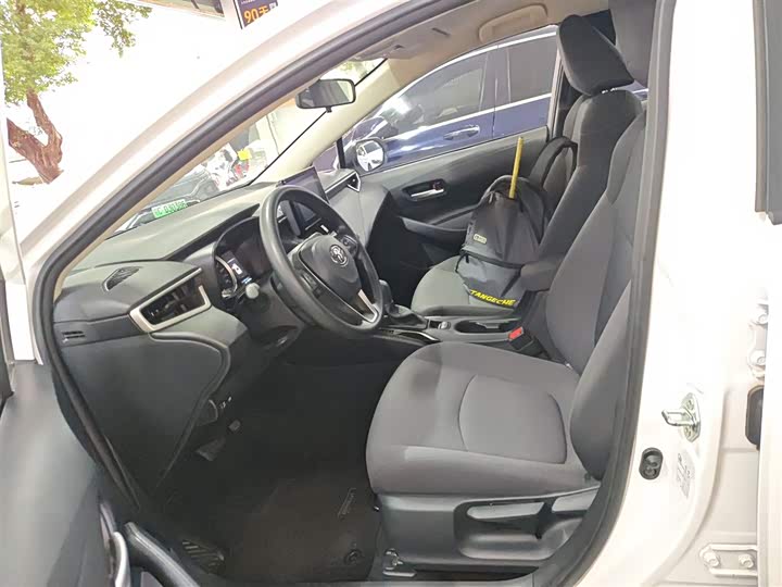 Фото 15 - Toyota Corolla