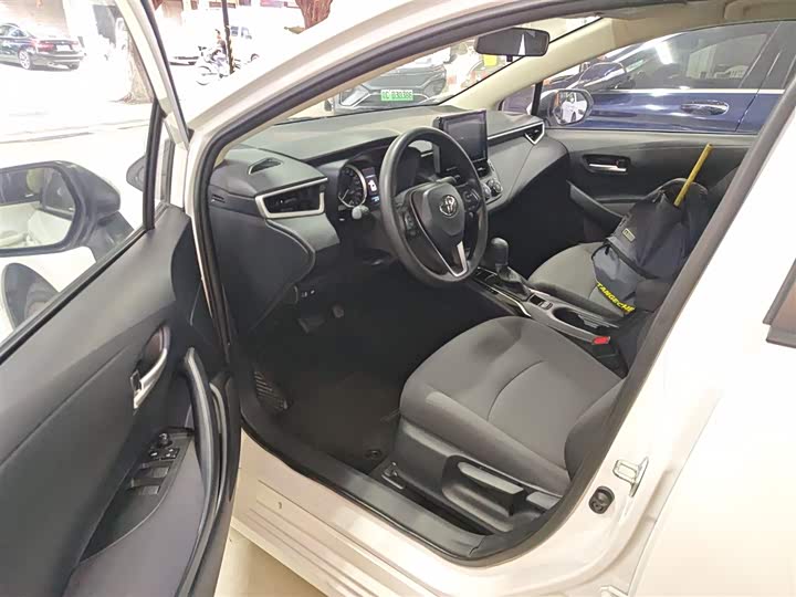 Фото 16 - Toyota Corolla