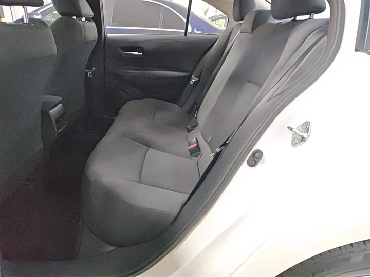 Фото 17 - Toyota Corolla