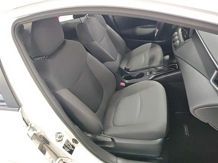 Фото 25 - Toyota Corolla