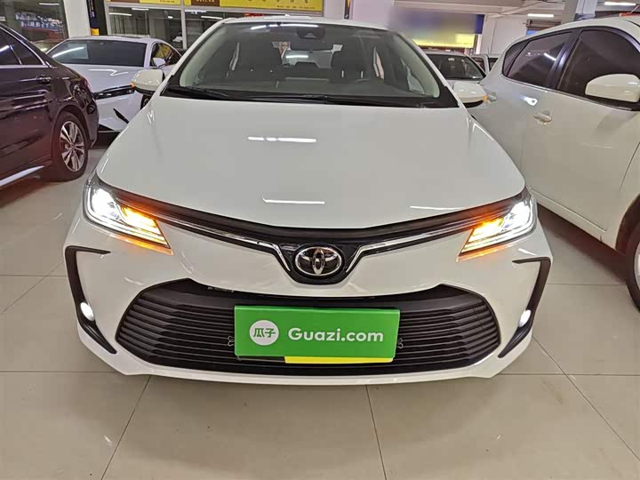 Фото 3 - Toyota Corolla