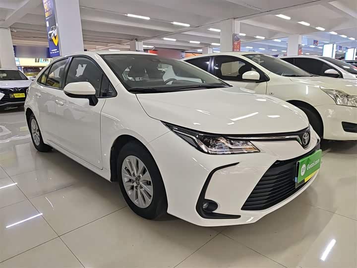 Фото 4 - Toyota Corolla