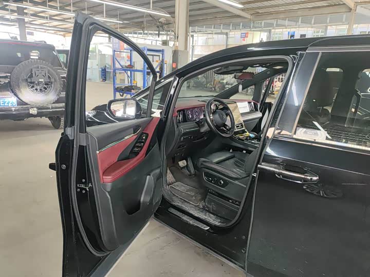 Фото 3 - GAC Trumpchi M8