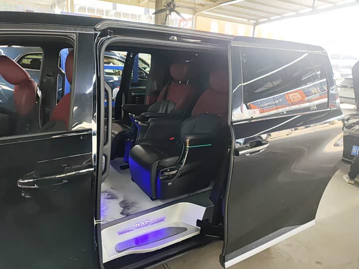 Фото 4 - GAC Trumpchi M8