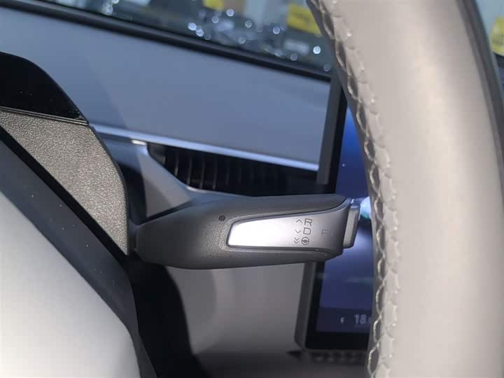 Фото 14 - XPeng Mona M03